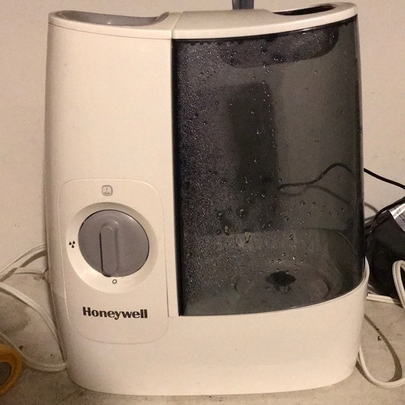 Humidifier - Picture 1 of 1